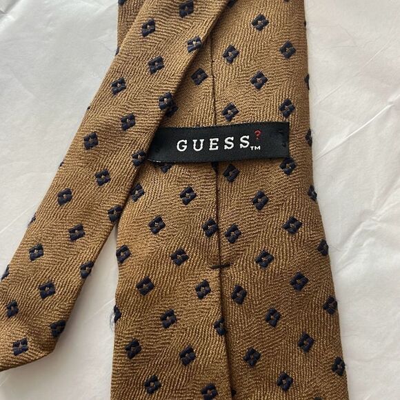 Guess Luxury Designer 100% Silk Mens Professional Neck Tie Brown Geometric Print - Picture 1 of 6